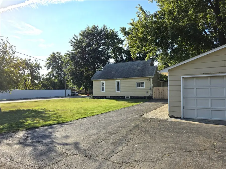 421 N Market Street, Sullivan, IL 61951 - #2