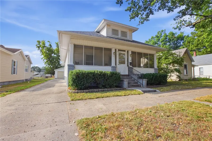 613 Lafayette Avenue, Mattoon, IL 61938 - #2