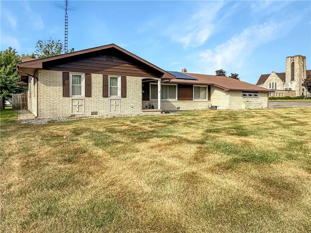 300 Charleston Avenue, Mattoon, IL 61938 - #1
