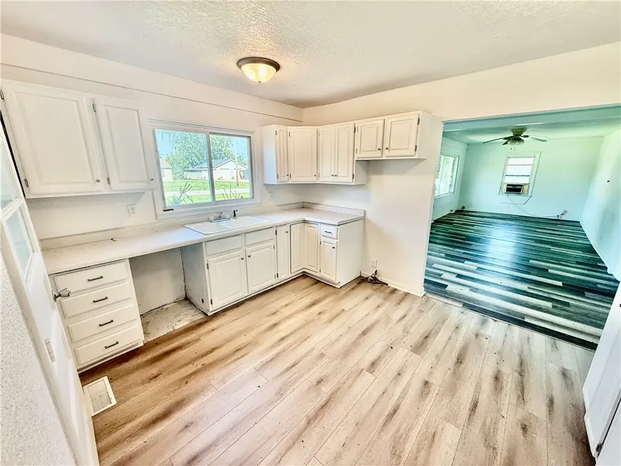 4931 E Glenwood Drive, Decatur, IL 62521 - #2