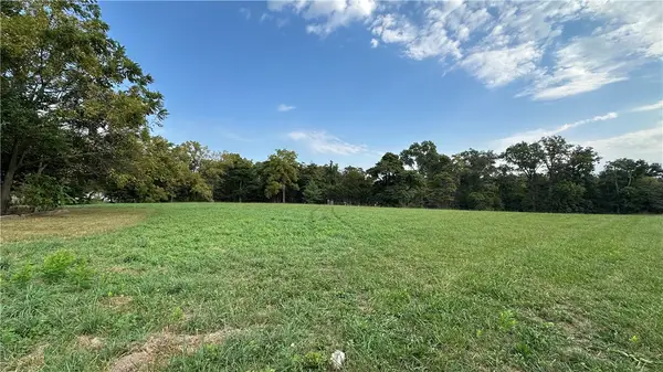 Us 40 Route, Altamont, IL 62411