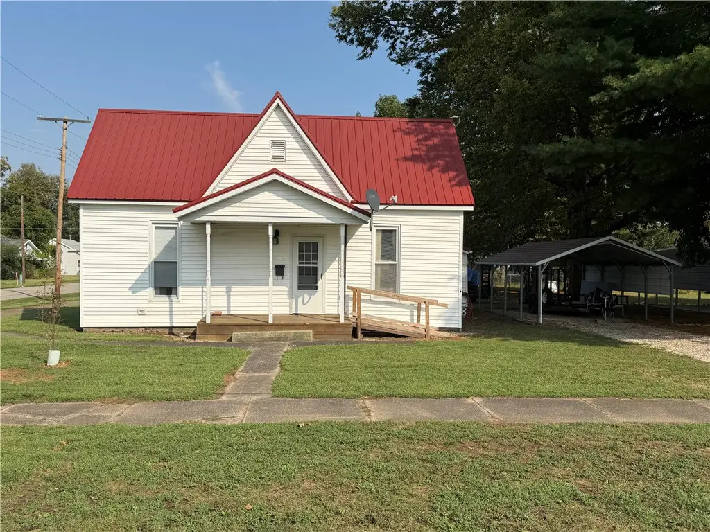 400 S Lincoln Street, Palestine, IL 62451 - #1