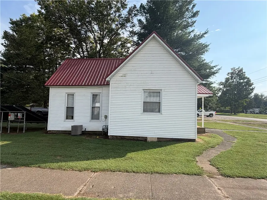 400 S Lincoln Street, Palestine, IL 62451 - #3