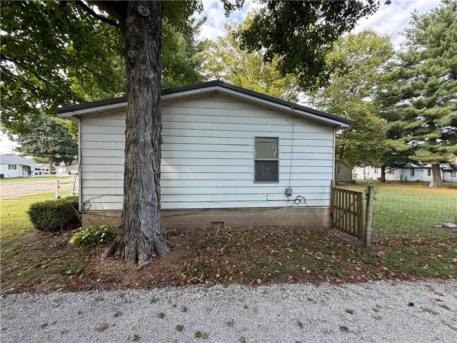 404 S Lincoln Street, Palestine, IL 62451 - #3