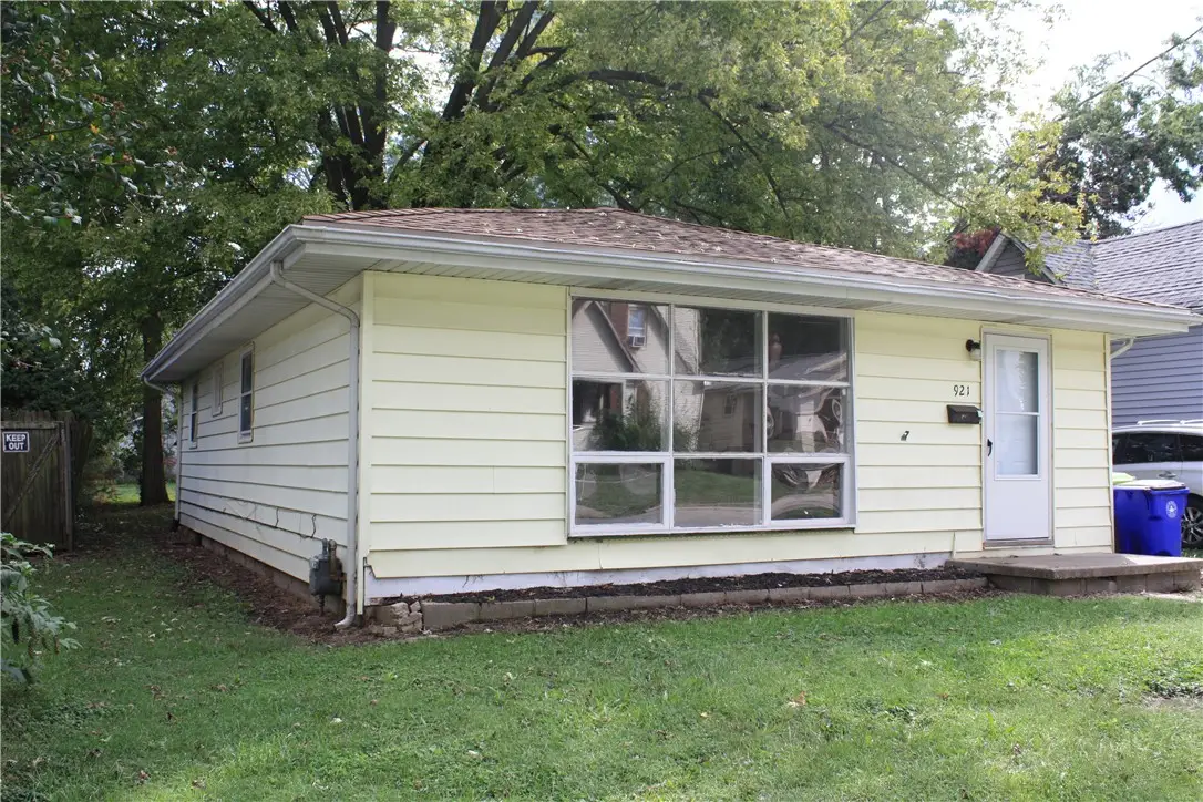 921 W Olive Street, Decatur, IL 62526 - #1