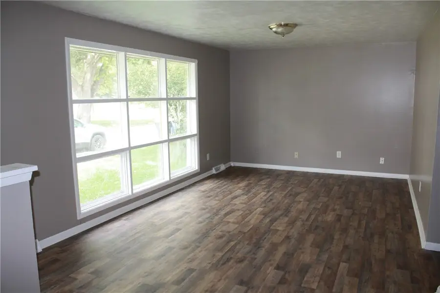 921 W Olive Street, Decatur, IL 62526 - #3