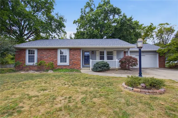 2110 Cameron Place, Charleston, IL 61920