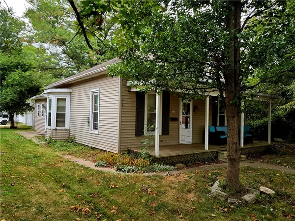 118 S Pine Street, Nokomis, IL 62075
