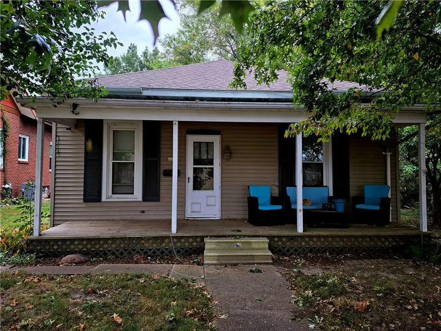 118 S Pine Street, Nokomis, IL 62075 - #2