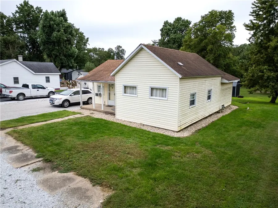 203 College Street, Potomac, IL 61865 - #3