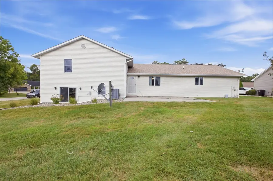 2110 Sycamore Street, Effingham, IL 62401 - #2