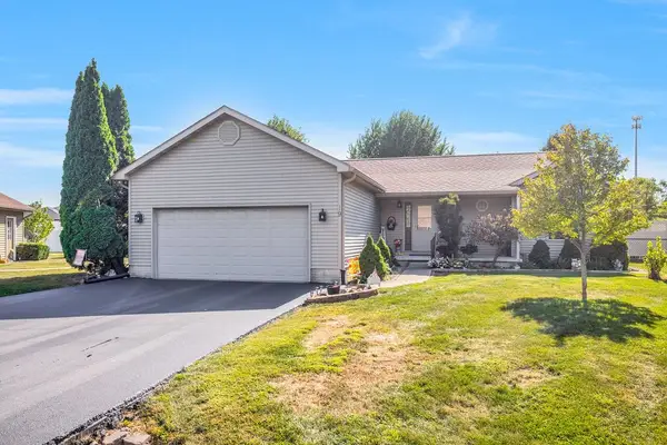 19 Mockernut Street, Bethany, IL 61914