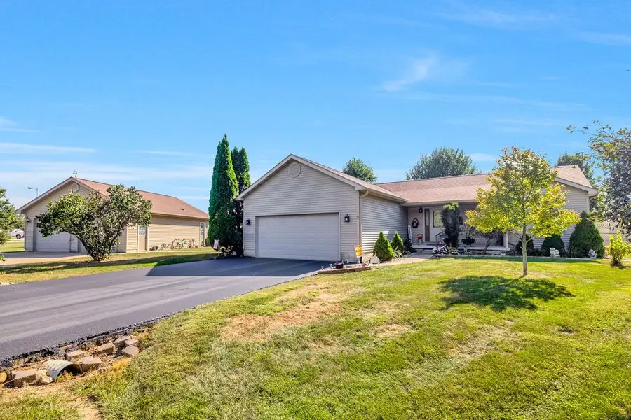 19 Mockernut Street, Bethany, IL 61914 - #2