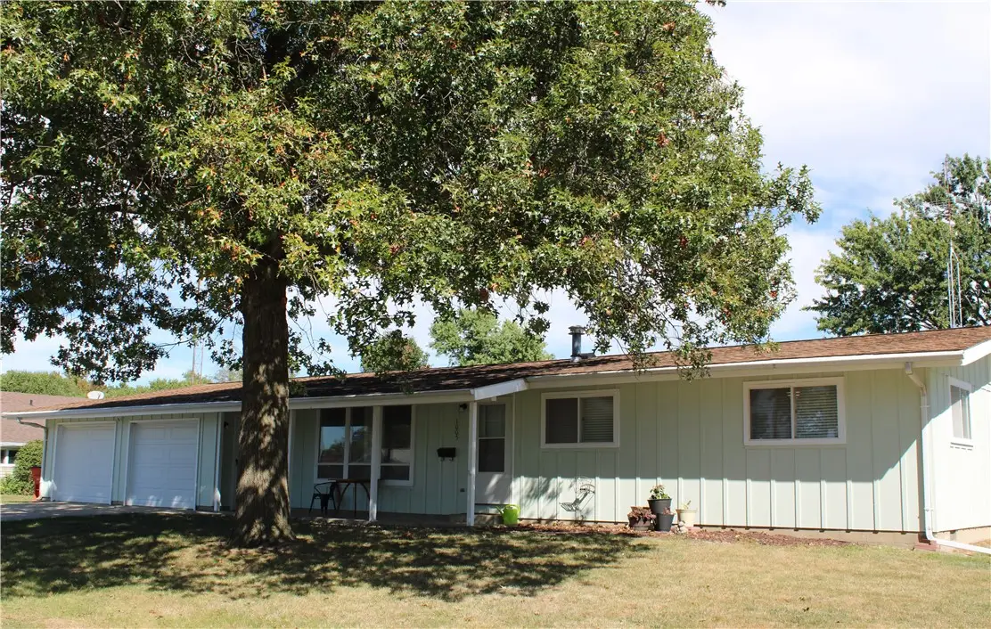 1005 N Wood Street, Shelbyville, IL 62565 - #1