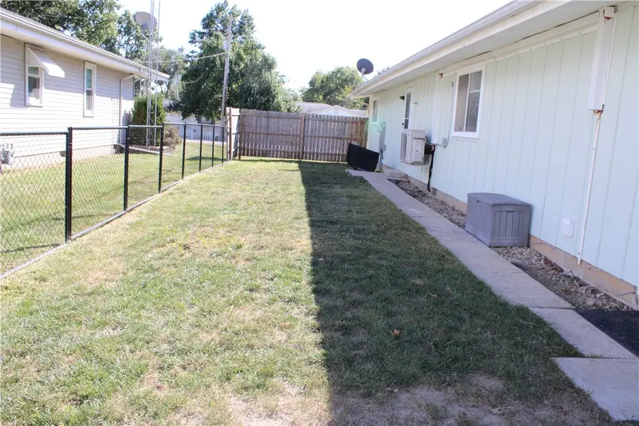 1005 N Wood Street, Shelbyville, IL 62565 - #2