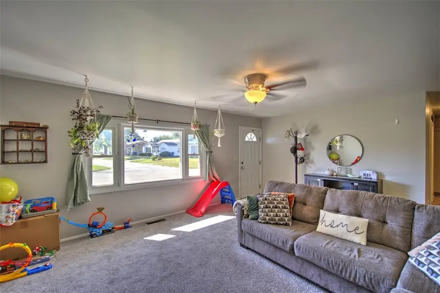 8 E Imboden Drive, Decatur, IL 62521 - #3