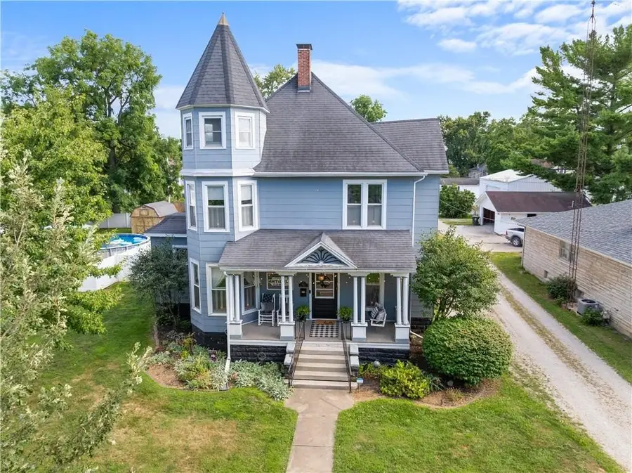 414 W Madison Street, Paris, IL 61944 - #2