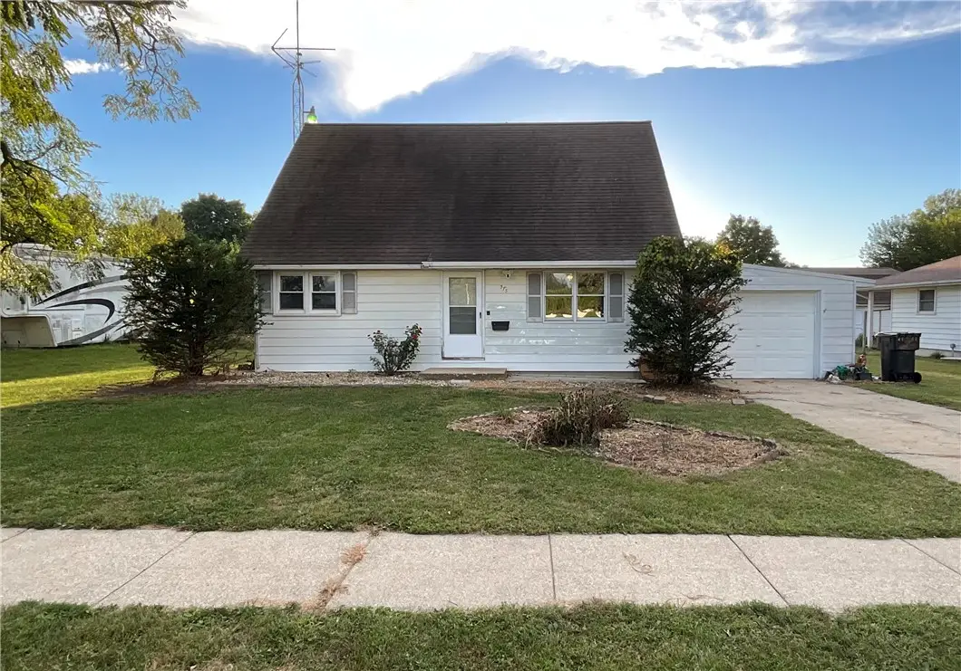 515 N Oak Street, Windsor, IL 61957 - #1