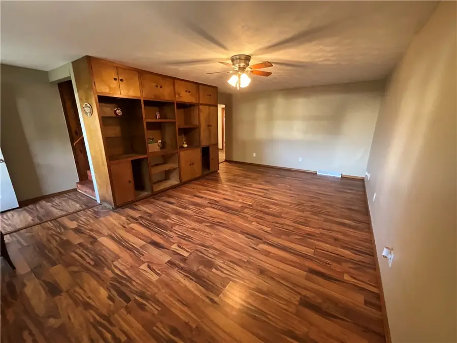 515 N Oak Street, Windsor, IL 61957 - #2