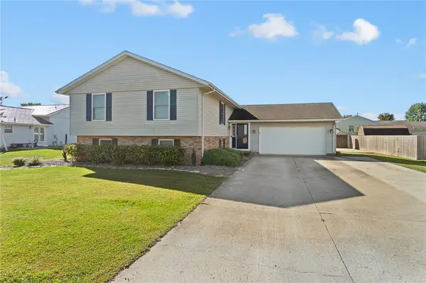 803 W Rickelman Avenue, Effingham, IL 62401