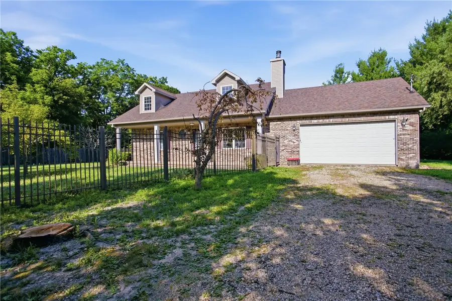 1683 County Highway 5 Road, Shelbyville, IL 62565 - #2