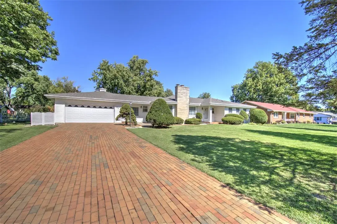 24 E South Court Drive, Decatur, IL 62526 - #1