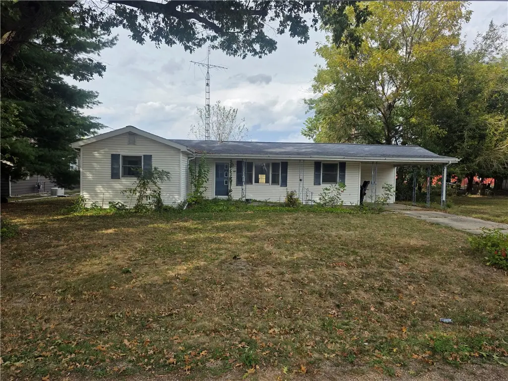 417 E Elm Street, Cowden, IL 62422 - #1