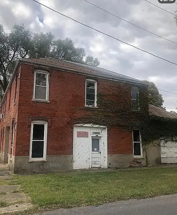 201 N Monroe Street, Cerro Gordo, IL 61818 - #3