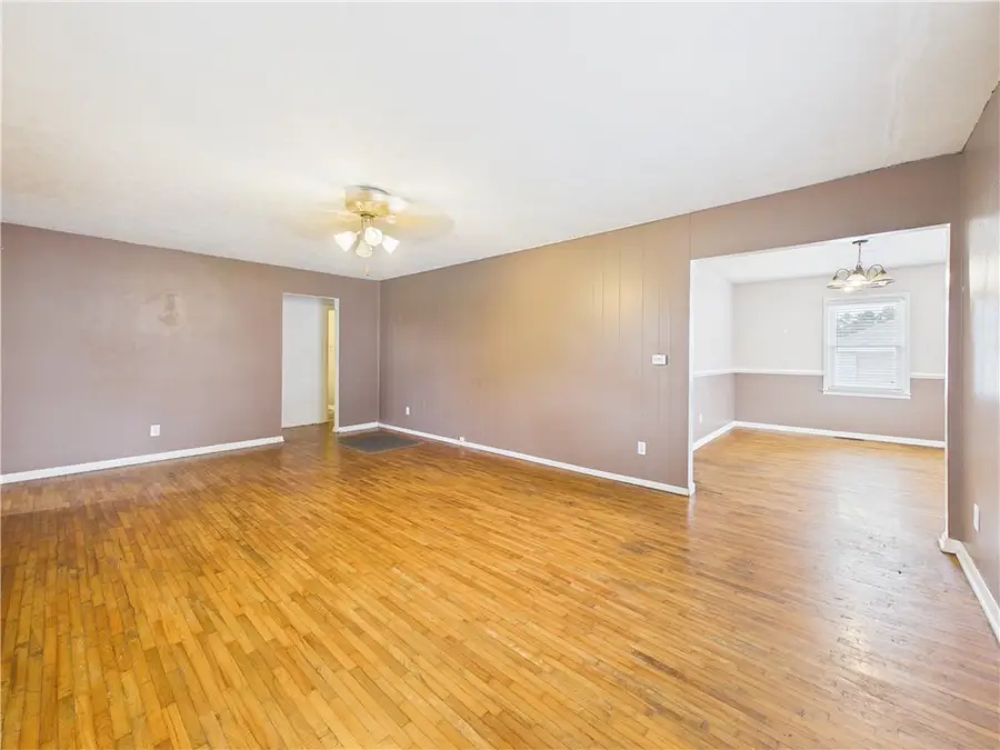210 Lincoln Avenue, Chrisman, IL 61924 - #2