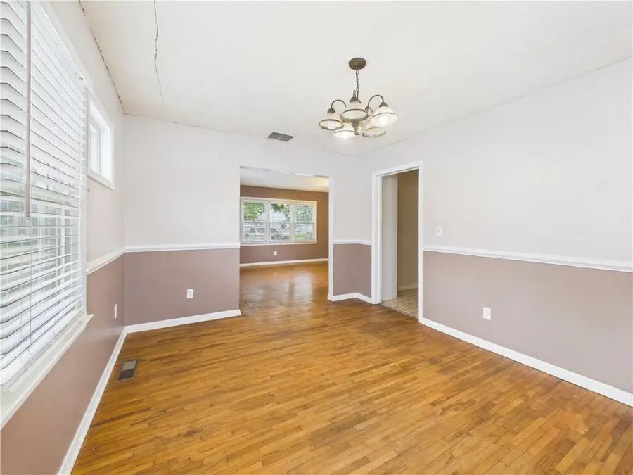 210 Lincoln Avenue, Chrisman, IL 61924 - #3