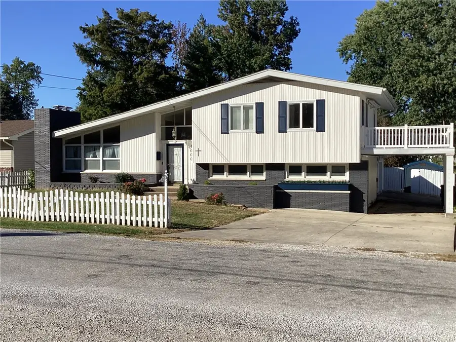 1000 Lynn Drive, Effingham, IL 62401 - #3