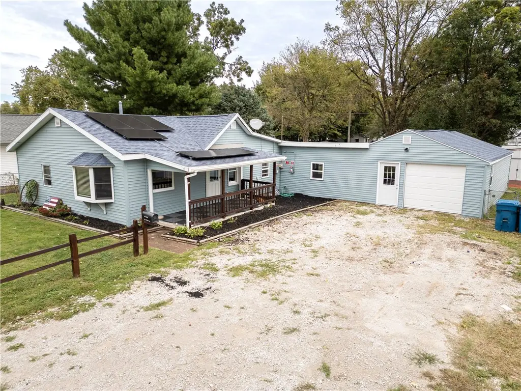 806 Lawndale Avenue, Tilton, IL 61833 - #1