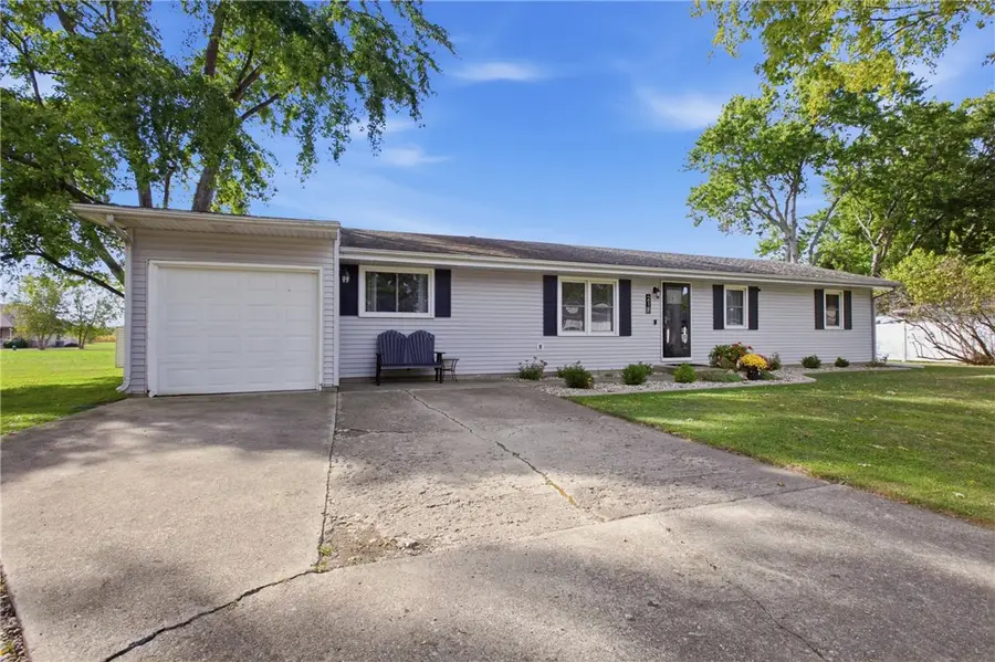 217 N Ohio Street, Atwood, IL 61913 - #2