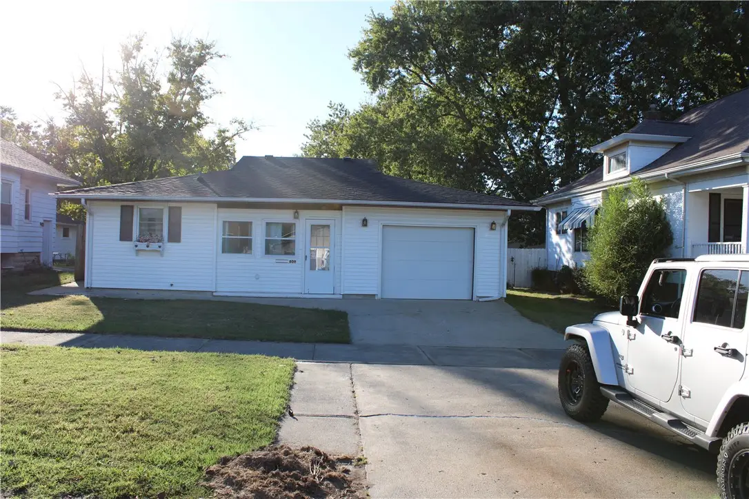 809 20th Street, Mattoon, IL 61938 - #1