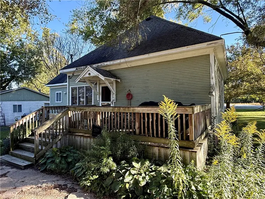 303 N Hopkins Street, Newman, IL 61942 - #2