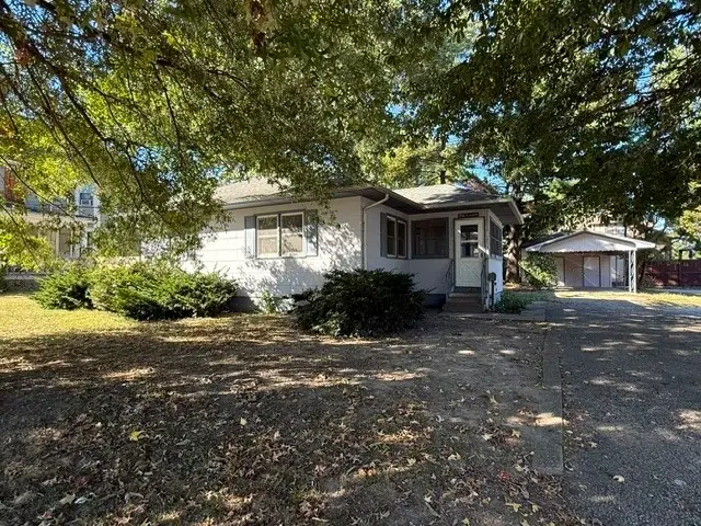 218 W Wabash Avenue, Effingham, IL 62401 - #2