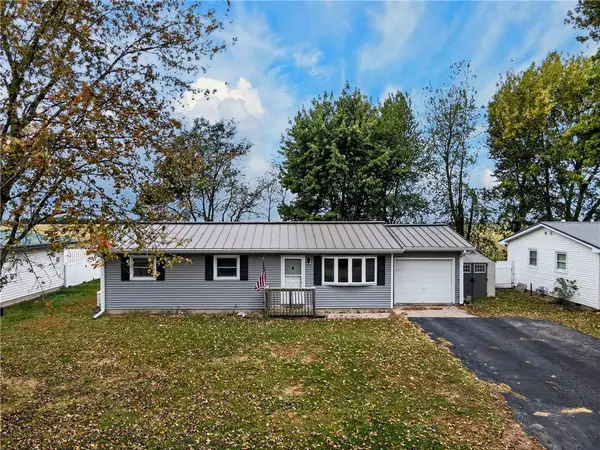 23 Apple Drive, Mattoon, IL 61938