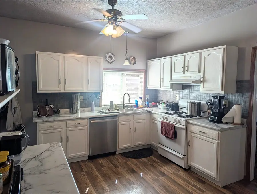 1246 Cleveland Avenue, Danville, IL 61832 - #3