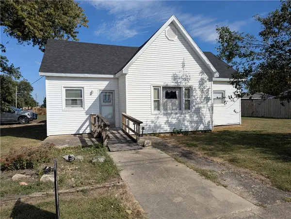 307 N Oakland Road, Ashmore, IL 61912