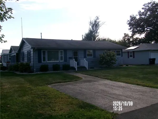 206 W Pierce Avenue, Charleston, IL 61920