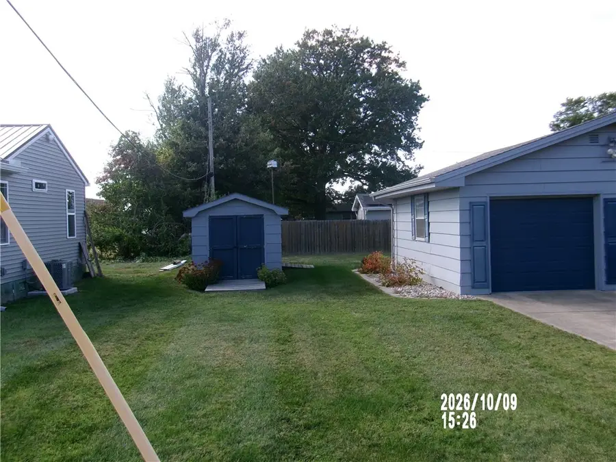 206 W Pierce Avenue, Charleston, IL 61920 - #3