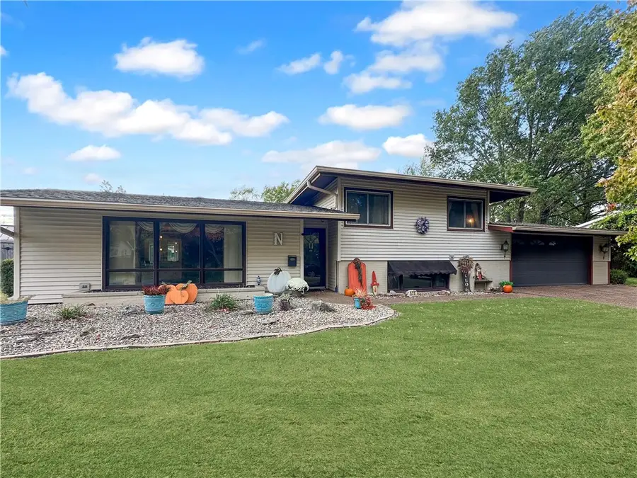 525 Cedar Lane, Arthur, IL 61911 - #2