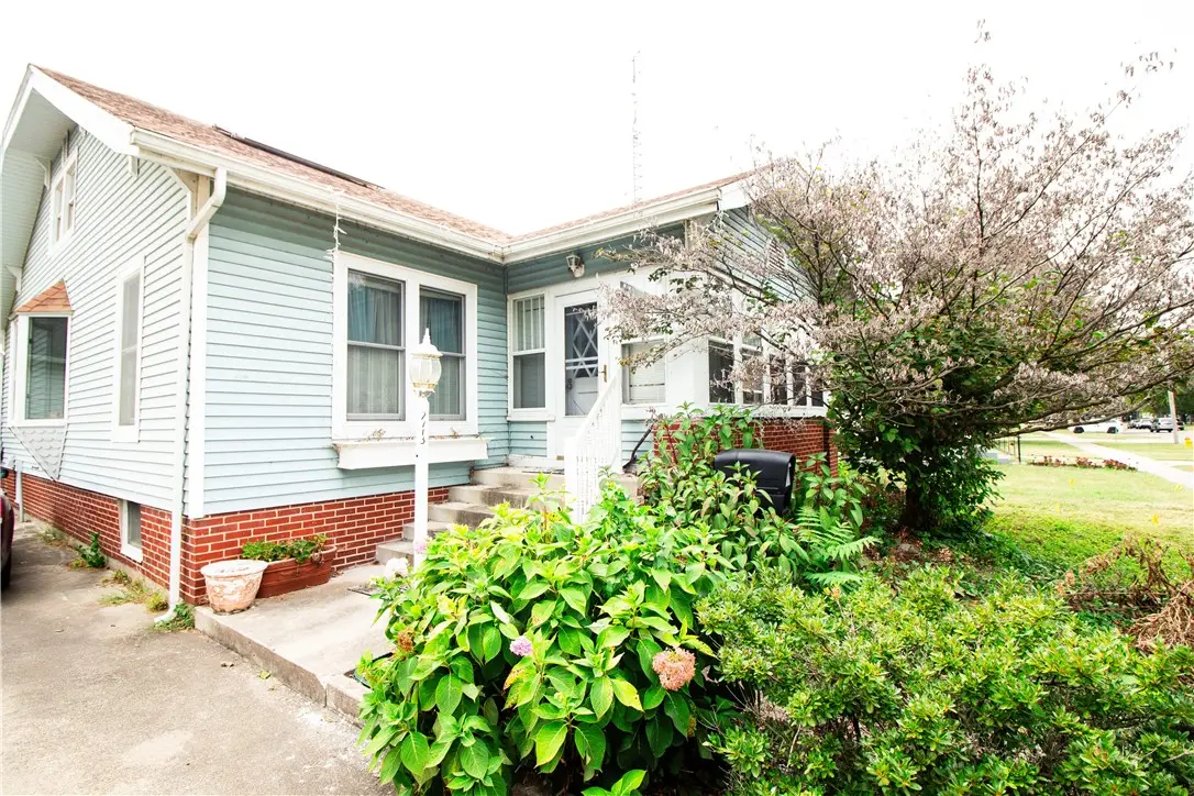 2713 Richmond Avenue, Mattoon, IL 61938 - #1