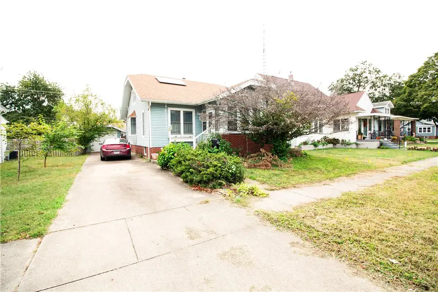 2713 Richmond Avenue, Mattoon, IL 61938 - #2