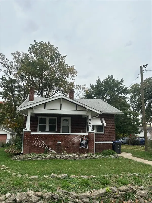 909 N Sherman Street, Danville, IL 61832