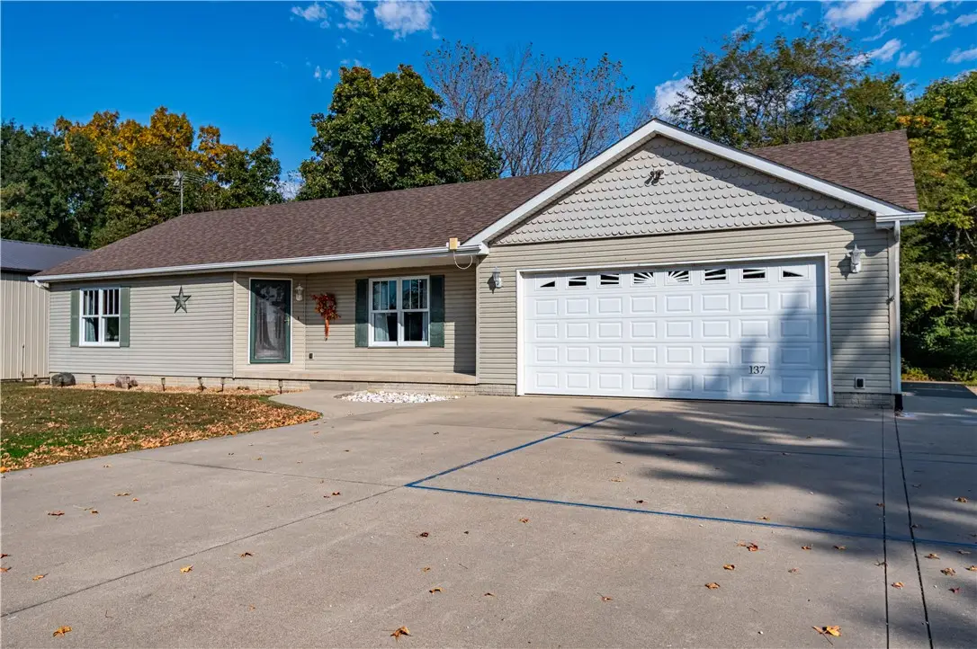 137 S Shores, Sullivan, IL 61951 - #1