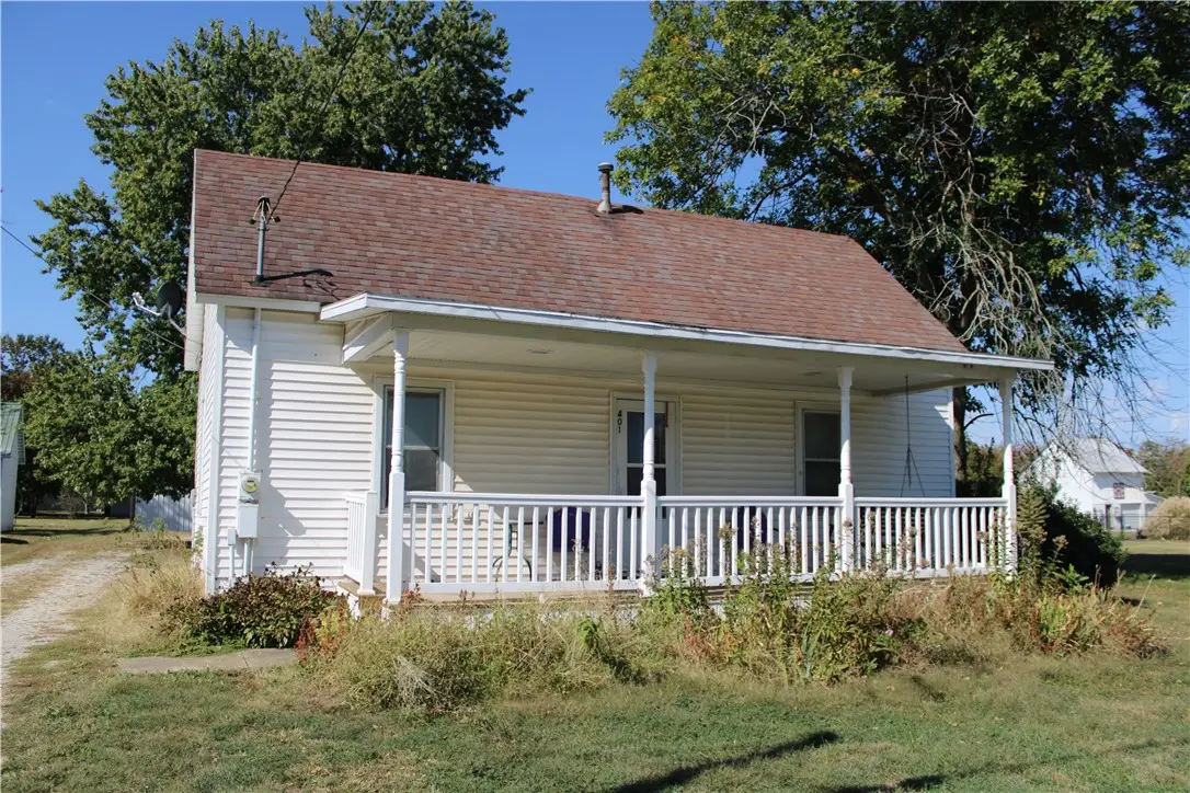 401 S Spruce Street, Strasburg, IL 62465 - #1