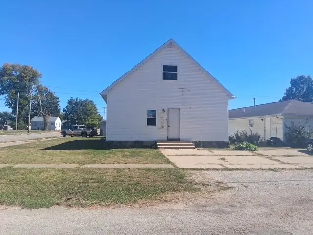 1901 11th Street, Charleston, IL 61920 - #1