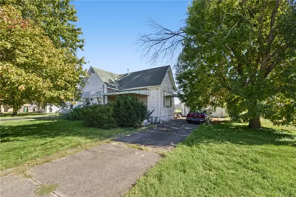 128 N Washington Street, Warrensburg, IL 62573