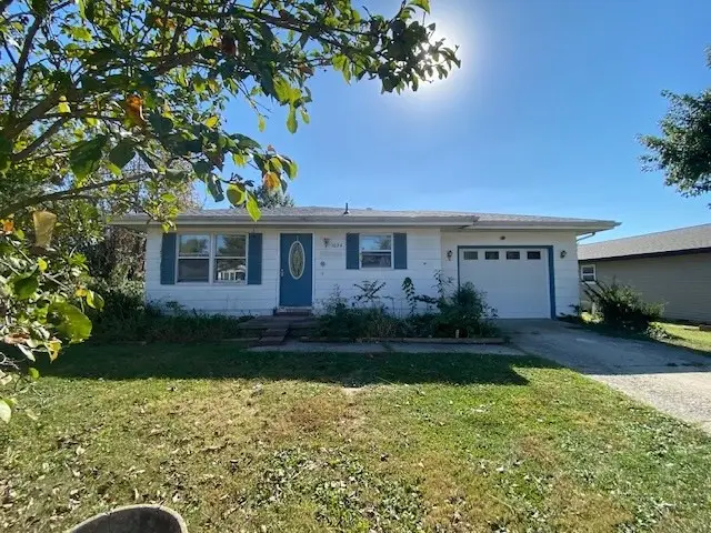 1034 Oxford Court, Charleston, IL 61920 - #1